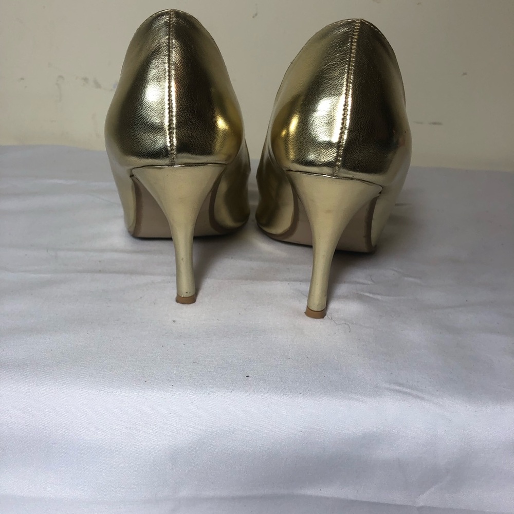 Wild Diva Metallic Gold Pointed Toe Heels - Picture 3 of 6